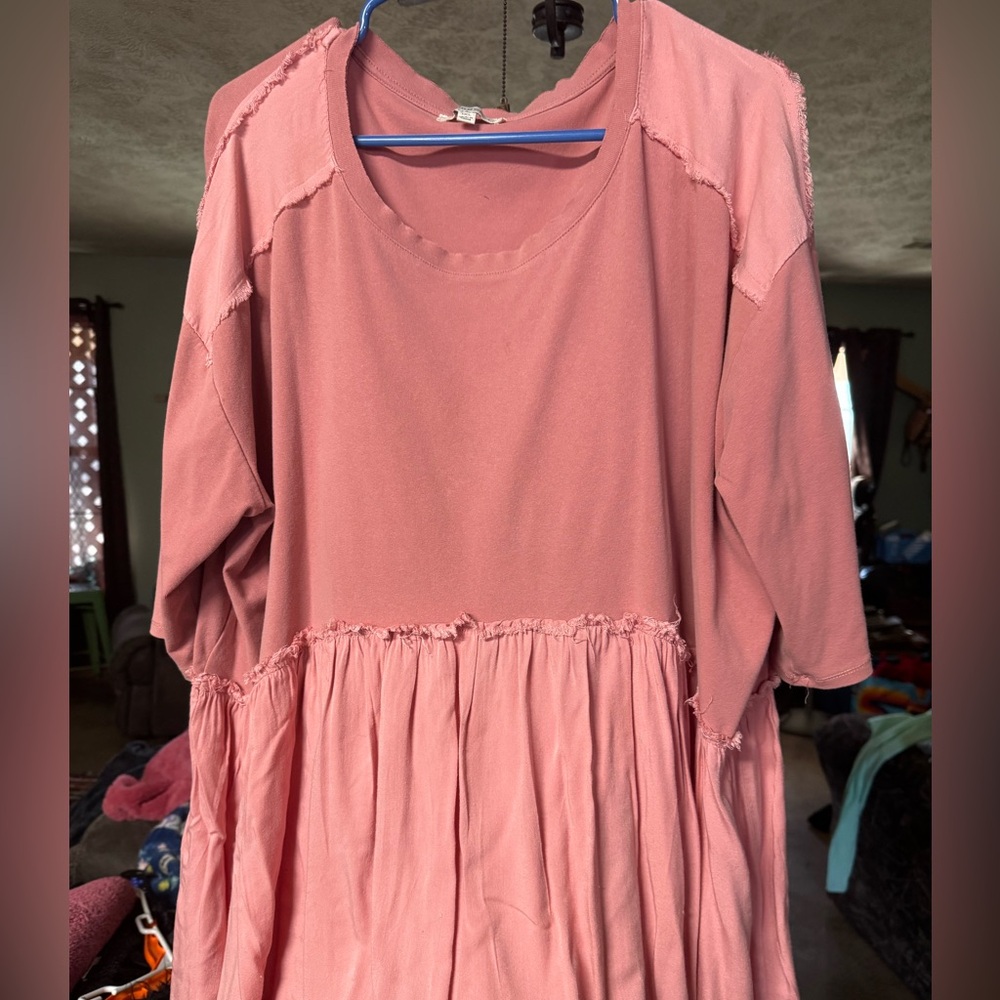 Umgee Pink Frayed Hem Blouse